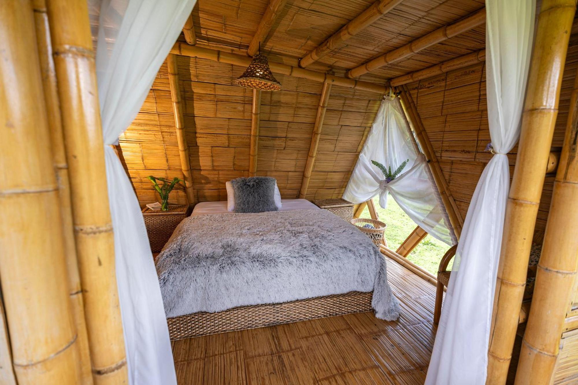 La Herradura Lodge サンタ・ロサ・デ・カバル エクステリア 写真