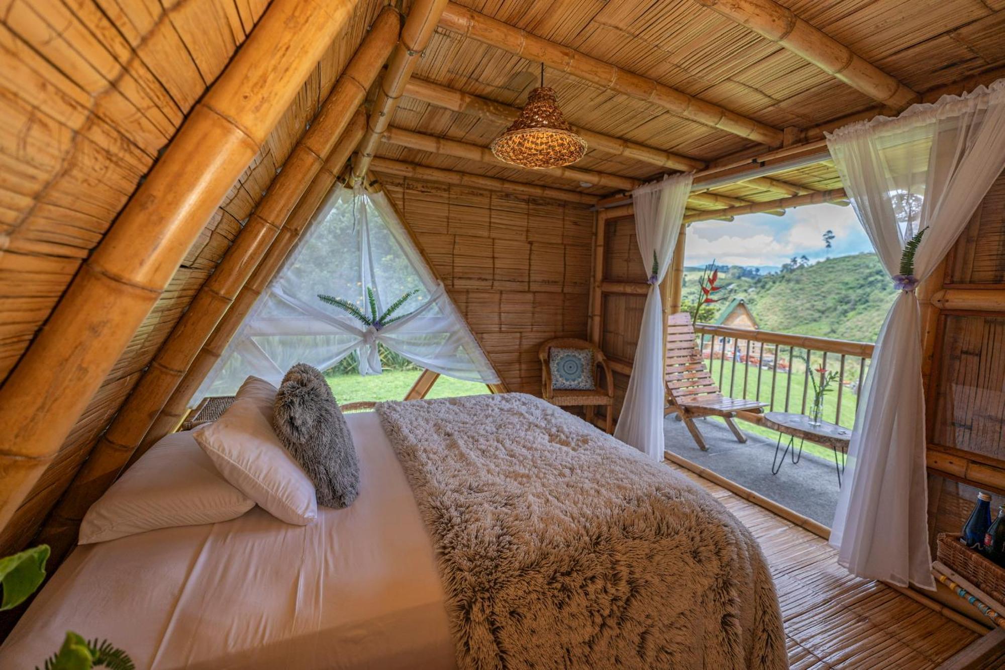 La Herradura Lodge サンタ・ロサ・デ・カバル エクステリア 写真