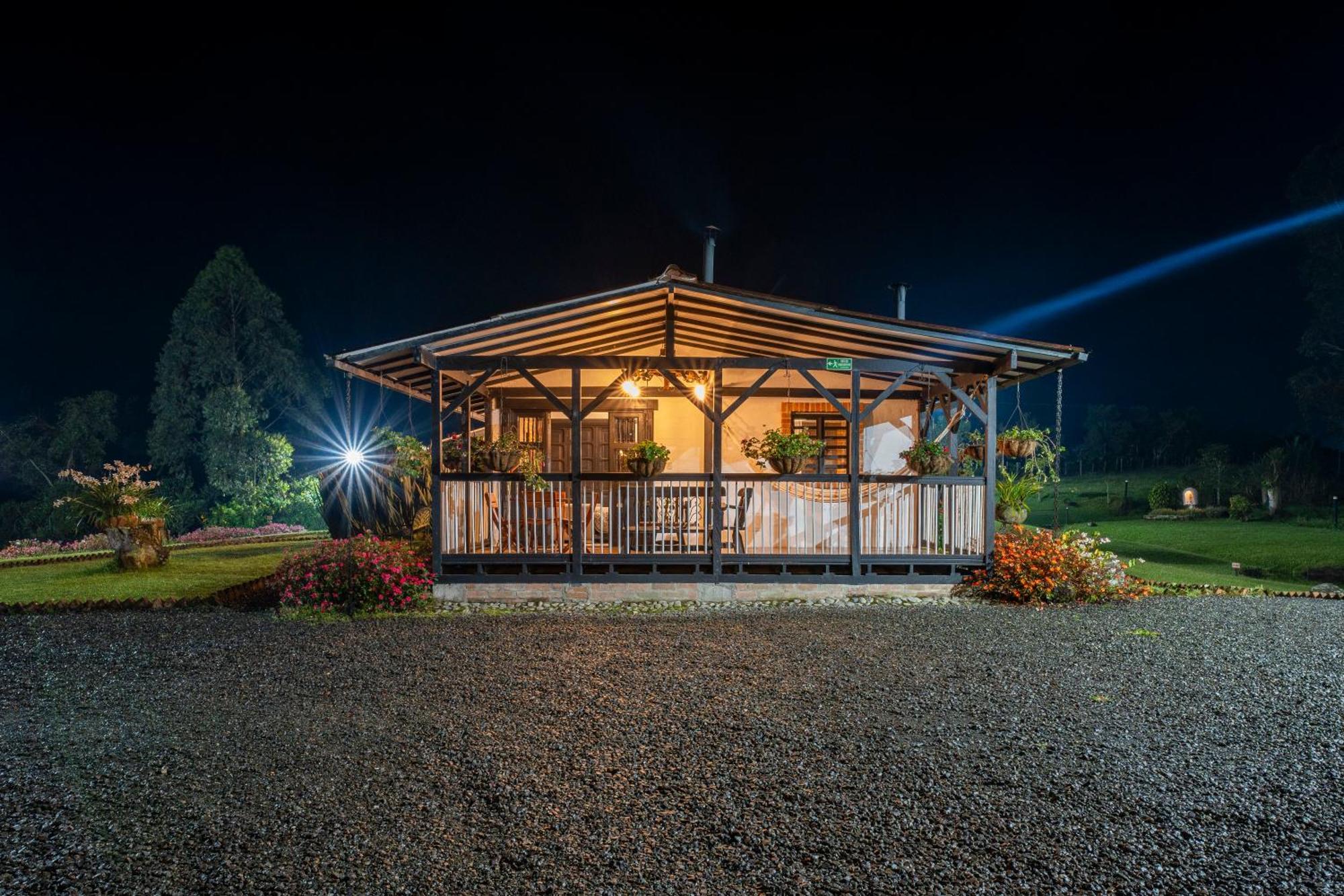 La Herradura Lodge サンタ・ロサ・デ・カバル エクステリア 写真